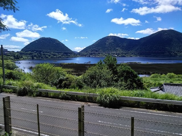 湖畔より今日の踏破山.jpg