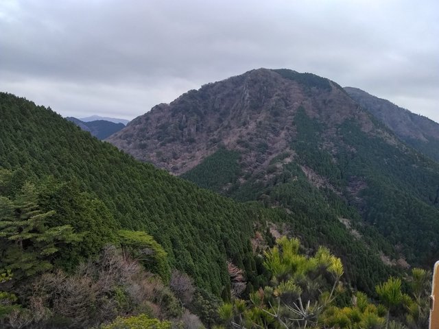 山の峰.jpg